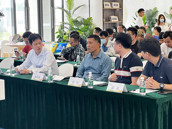 1681899288603238.jpg 富山工業(yè)園相關(guān)領(lǐng)導(dǎo)、企業(yè)代表與安全專家面對面交流